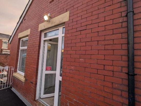 OYO Bath Road Apartments Hotel in Swindon