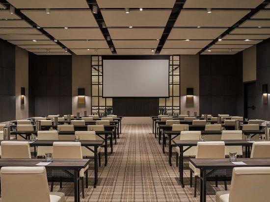 Resort Amenities High End Luxury, Rooftop Pool, Onsite Spa and Restaurants, Luxury 2Br Condo Hotel in Wasatch County