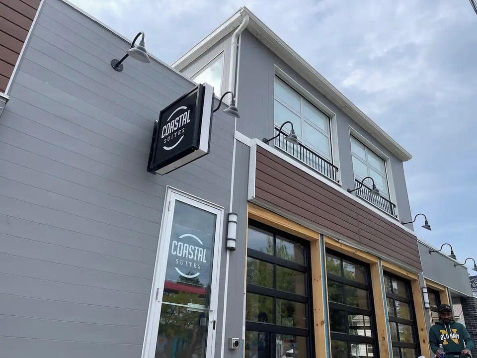 Coastal Suites Hotel in Lambton Shores
