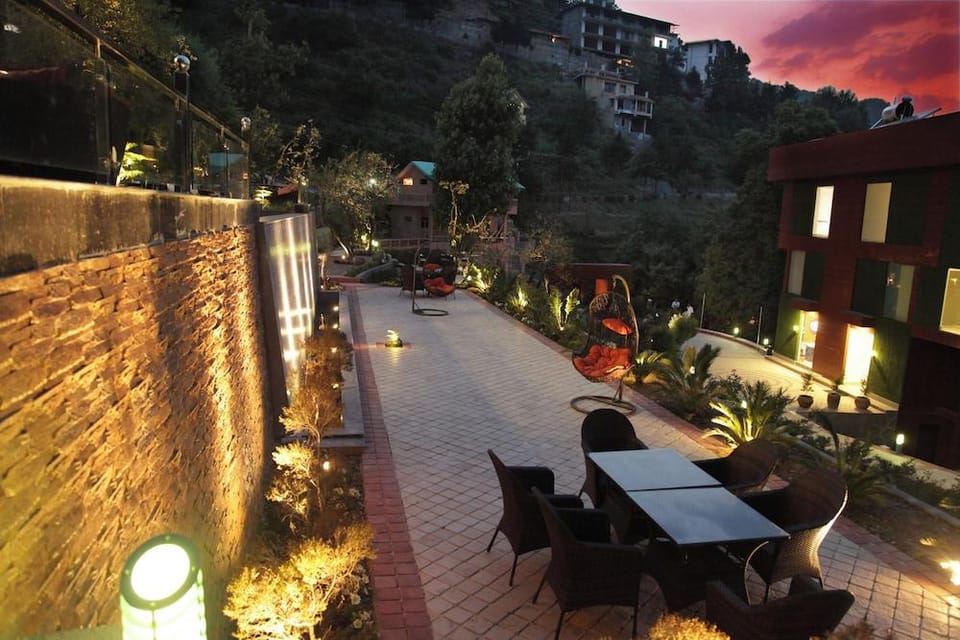 Aamari Resort Hotel in Uttarakhand