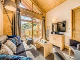 Rooms for 8 People Hotel in Champagny-en-Vanoise