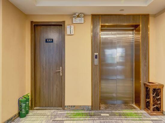 Shell Hotel (Linyi Zaoyuan Town) Hotel in Shandong