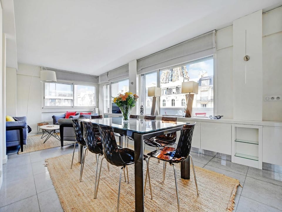 Exceptional 3BDR/6P apt - View of the Eiffel Tower Hotel in Paris