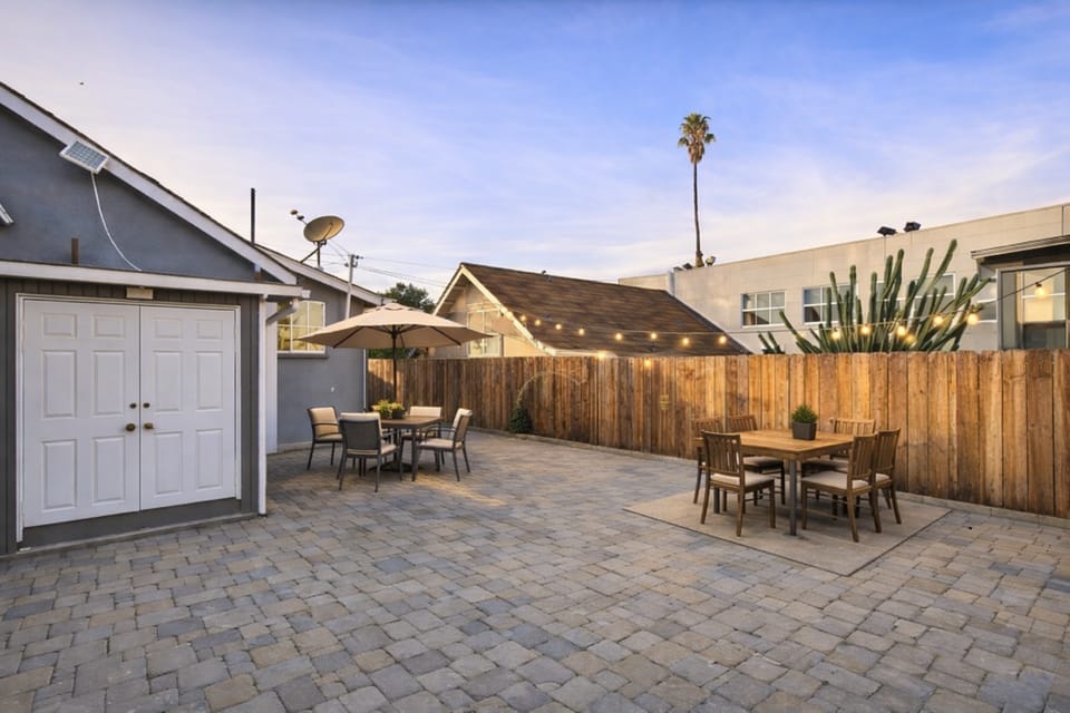 Irolo Guethouse Bed and Breakfast in San Fernando Valley