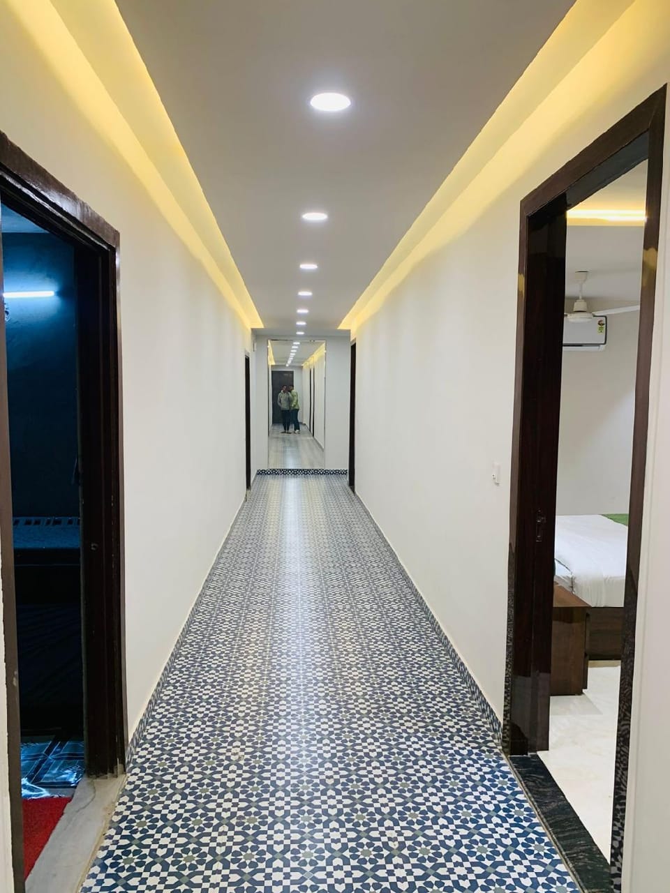 Hotel Relax  Hotel in Agra