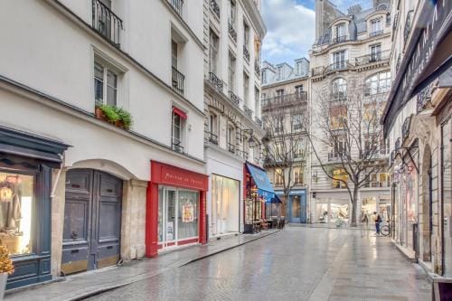 Les appartements du Louvre Hotel in Paris