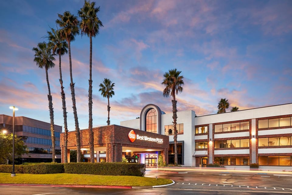Best Western Plus Meridian Inn & Suites, Anaheim-Orange Hotel in Santa Ana