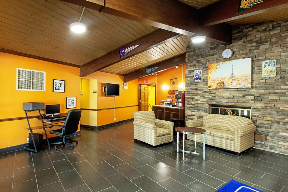 Travelodge by Wyndham Appleton Hotel in Wisconsin