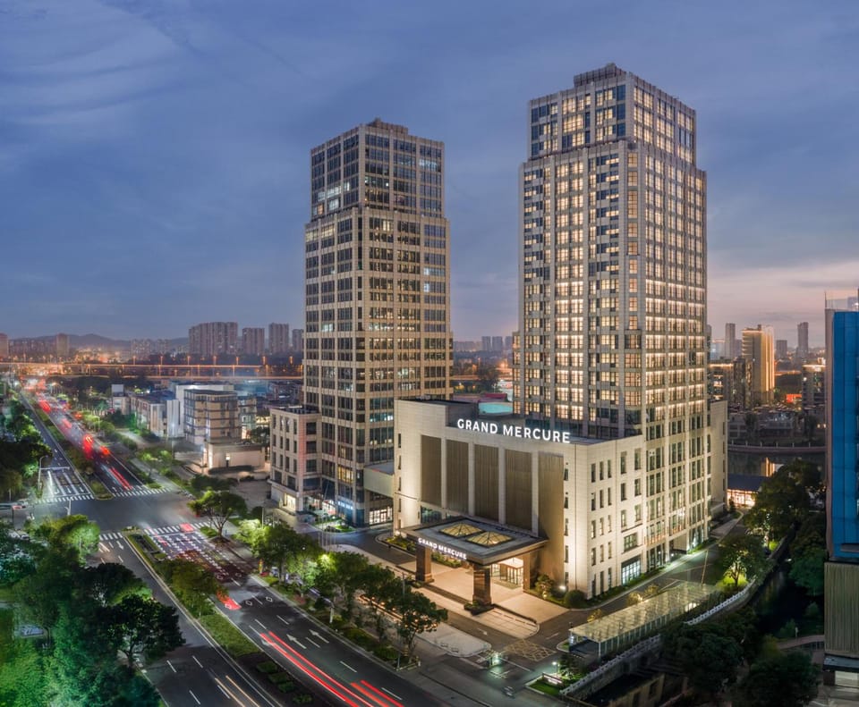 Grand Mercure Wuxi Huishan Hotel in Suzhou