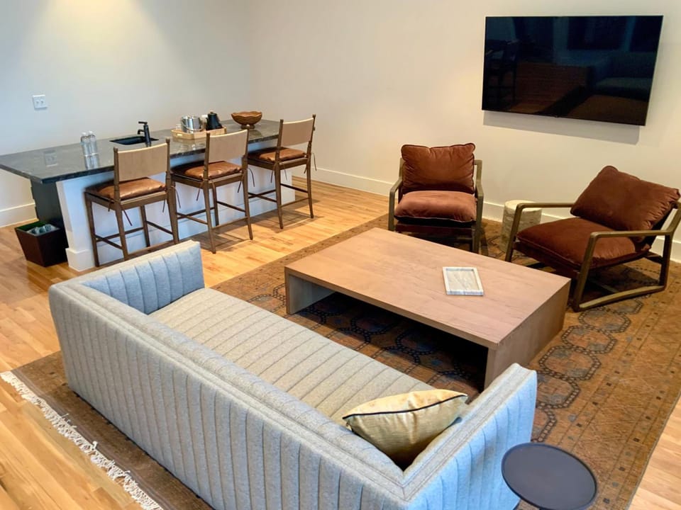The Inn at Green Pastures Hotel in Zilker