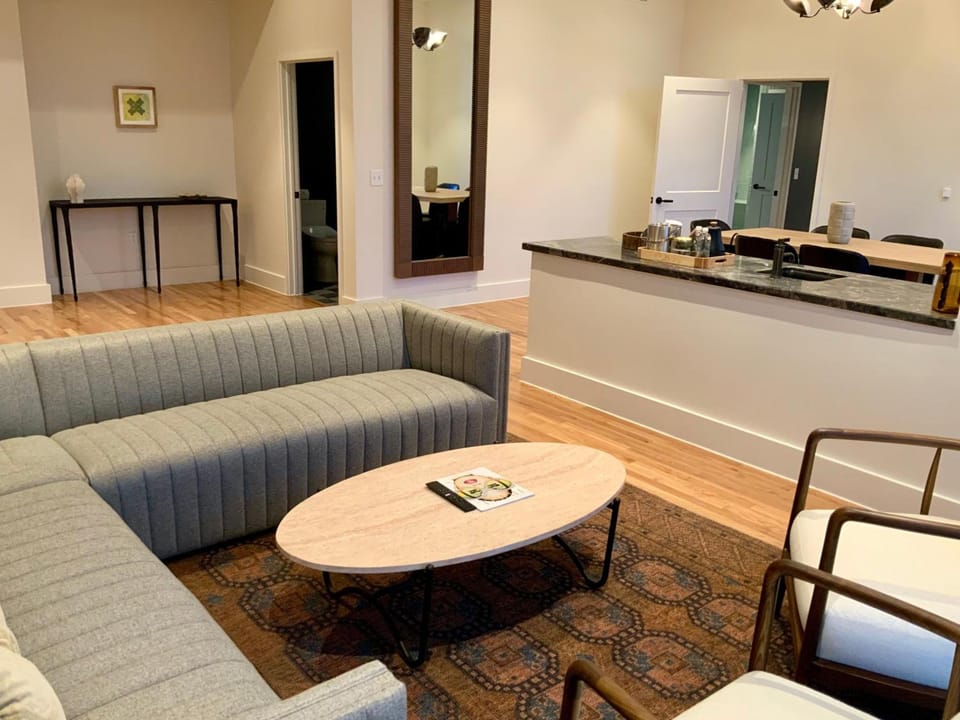 The Inn at Green Pastures Hotel in Zilker