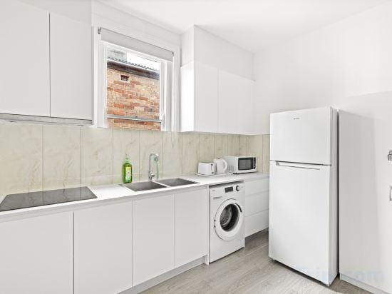 Private Room – Right by Campus & Main Street Amenities Hotel in Kensington