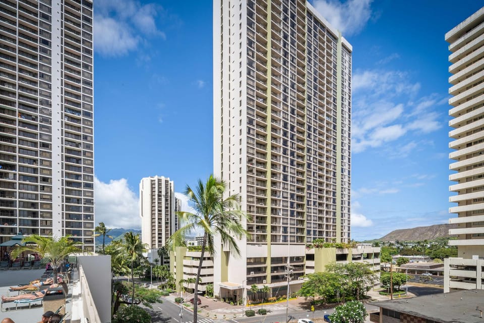 Aston Waikiki Sunset Resort Hotel in Honolulu