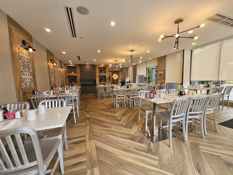 Vittoria Hotel & Suites Hotel in Niagara Falls