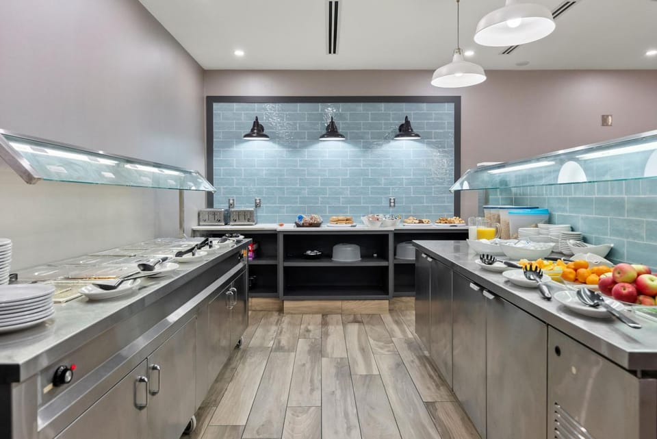 Vittoria Hotel & Suites Hotel in Niagara Falls