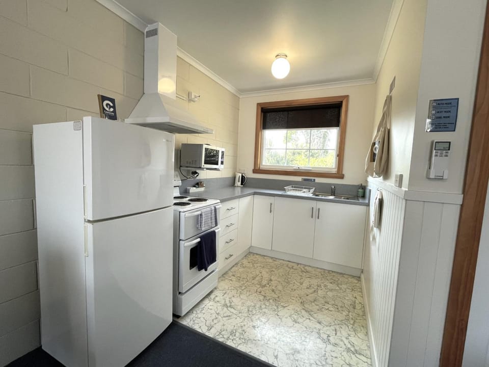 Castaway Holiday Apartments Hotel in Strahan