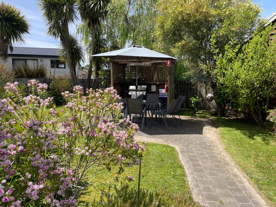 Castaway Holiday Apartments Hotel in Strahan