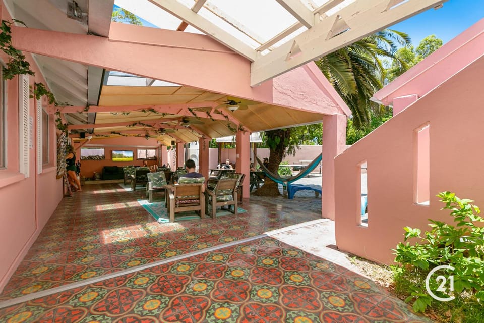 Dolphins Beach House Hostel in Noosa Heads