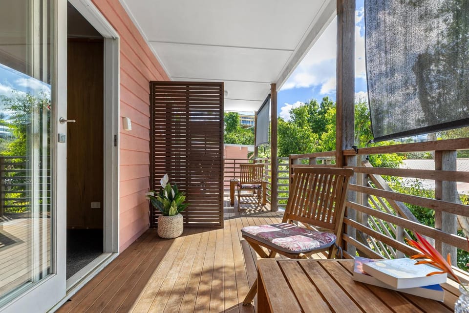 Dolphins Beach House Hostel in Noosa Heads