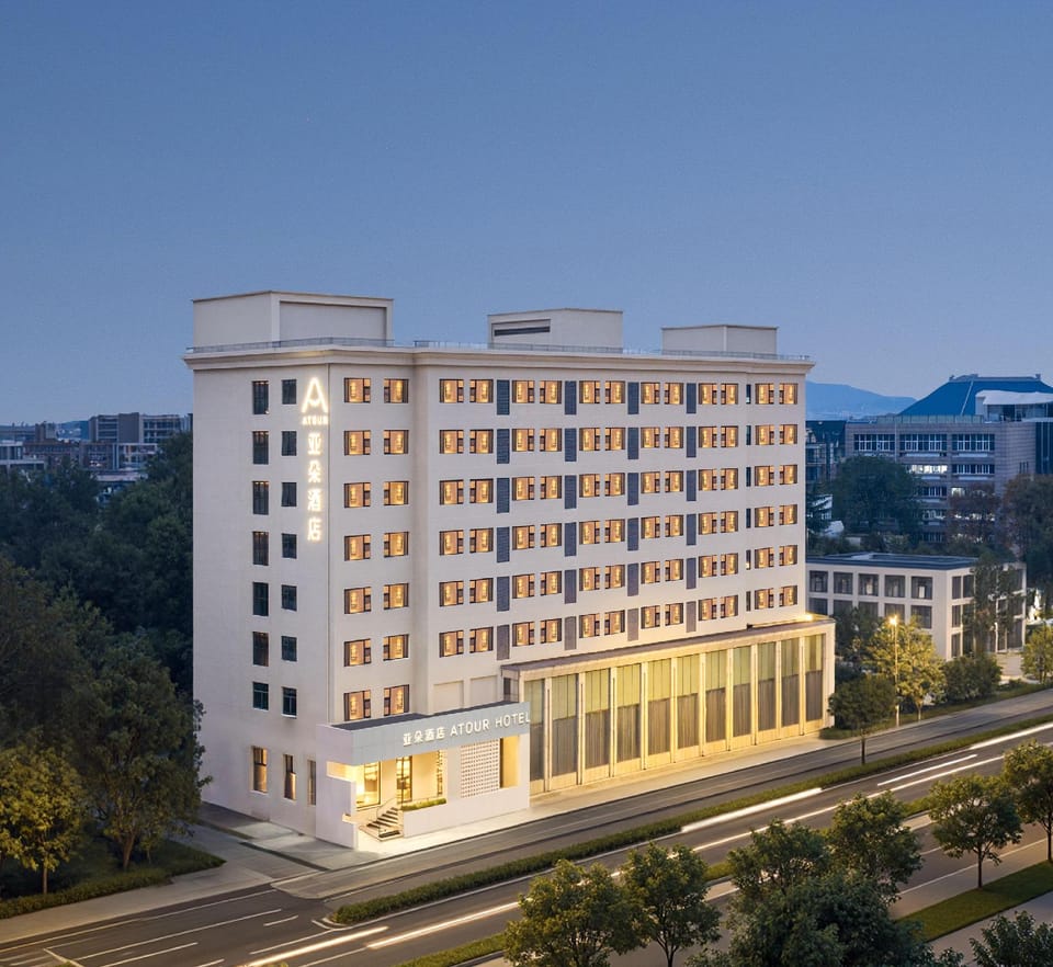 Atour Hotel Wuhan Hubei Provincial Museum Donghu Road Hotel in Wuhan