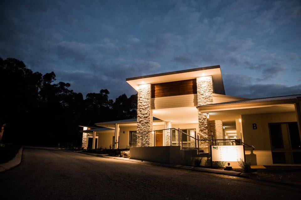 Foothills Hotel in Lilydale