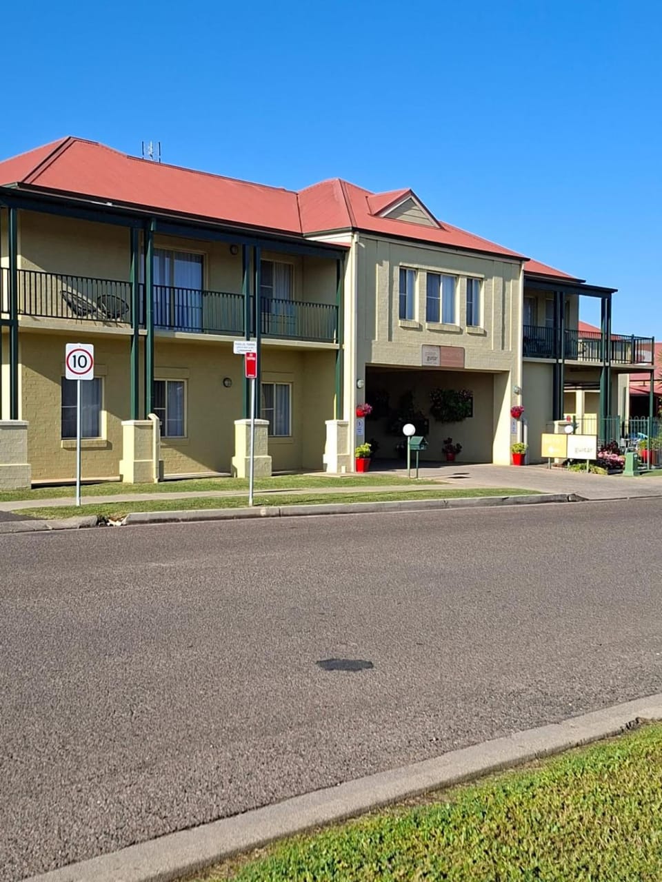 Golden Guitar Motor Inn Motel in Tamworth
