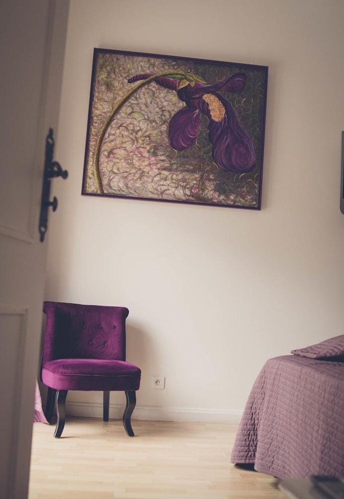 Villa Nais Bed and Breakfast in La Londe-les-Maures