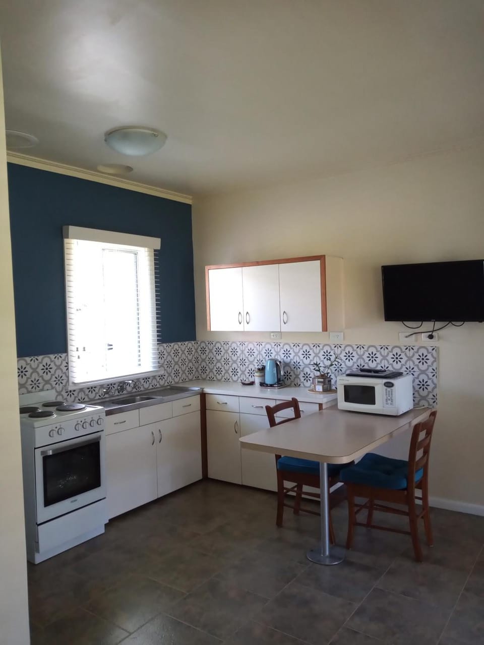 Lakes Entrance Waterfront Cottages with King Beds Motel in Lakes Entrance