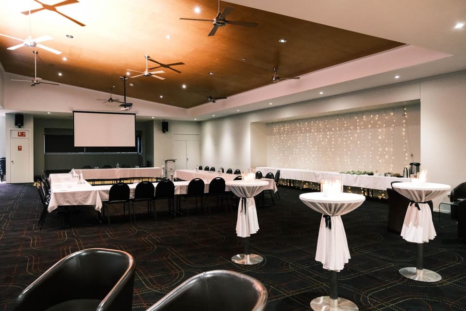 The Mayfair Emerald Hotel in Emerald