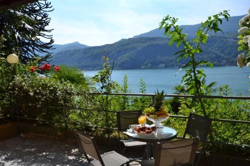 Villa Rina Deluxe and Cottage Hotel in Canton of Ticino