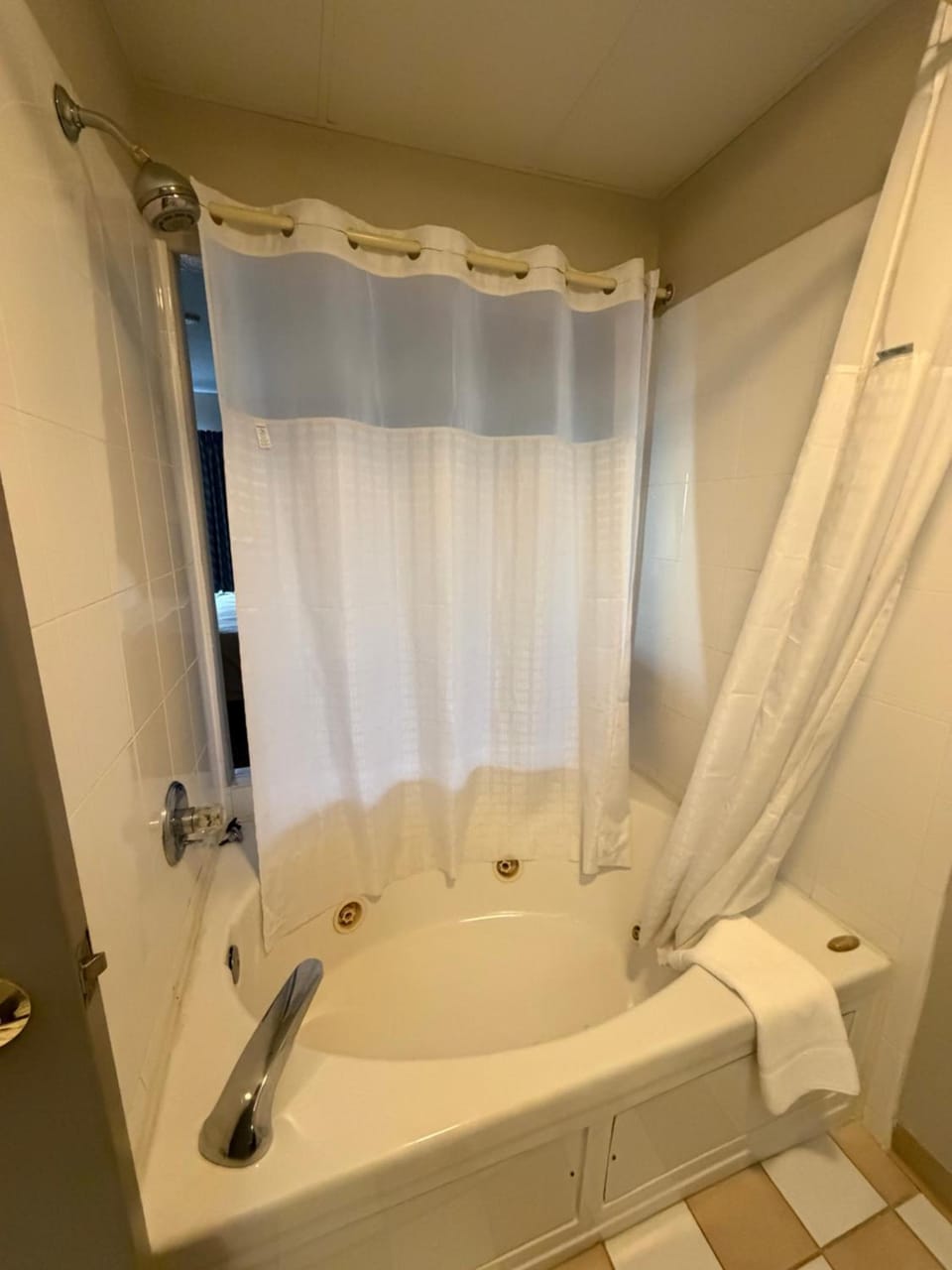 Relax Inn & Suites Hotel in Indiana
