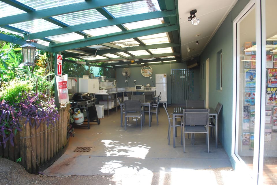 Rainforest Motel, Mission Beach Motel in Mission Beach