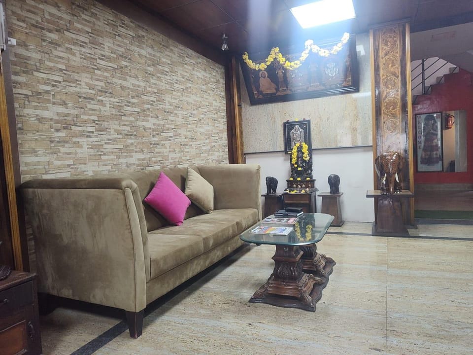 Hotel Rosewood Retreat - RV Road Hotel in Bengaluru