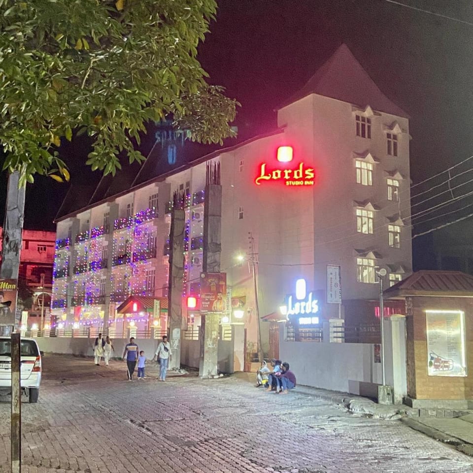 Lords Studio Inn Chintpurni Hotel in Himachal Pradesh