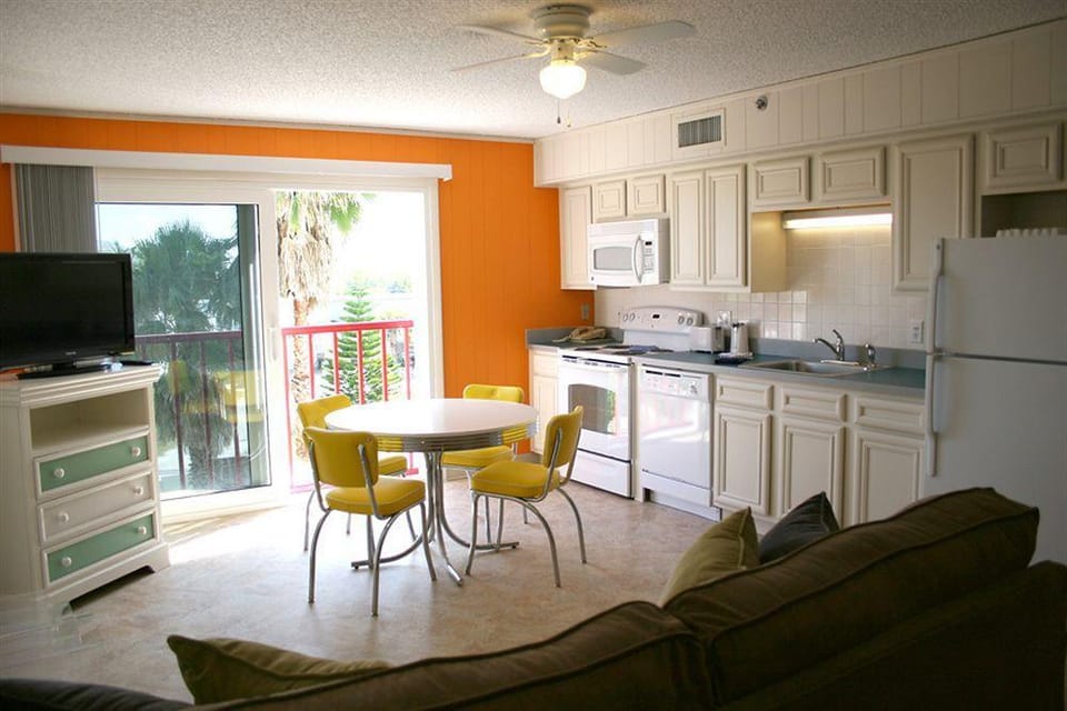 Wannab Inn Hotel in Manasota Key