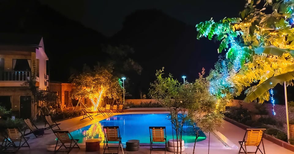 Swimming pool