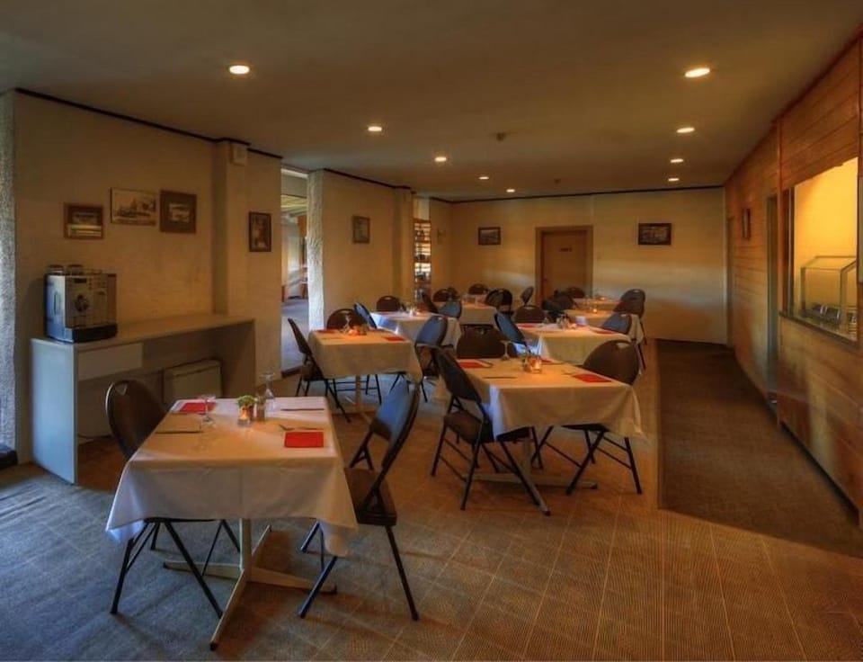 Sponars Chalet Lodge in Victoria