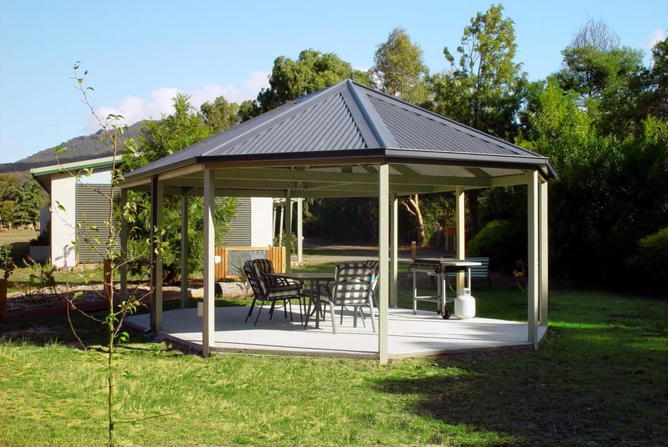 The Rocks Apartments Lodge in Halls Gap