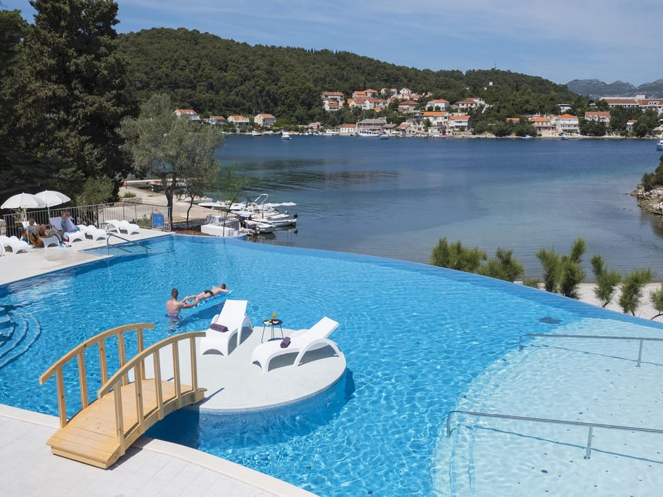 Apartment with swimming pool Hotel in Korčula