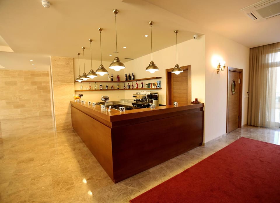 Bar/lounge