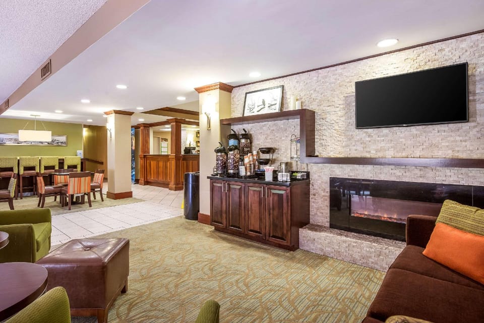 Comfort Inn Newport News - Hampton I-64 Hotel in Newport News