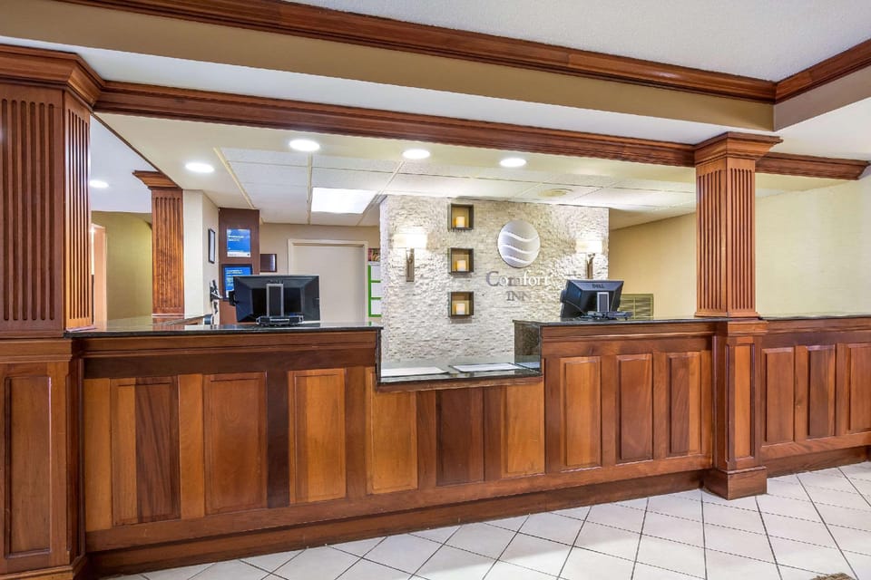 Comfort Inn Newport News - Hampton I-64 Hotel in Newport News