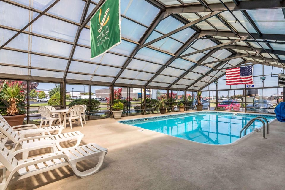Quality Suites Paducah I-24 Hotel in Paducah