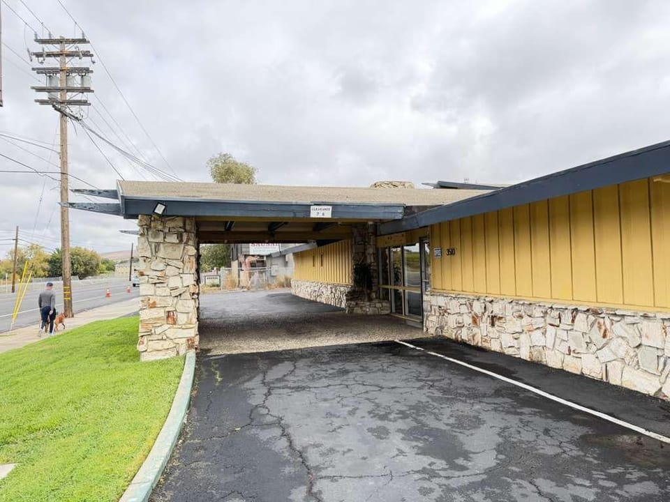 Royal plams Motel in Concord