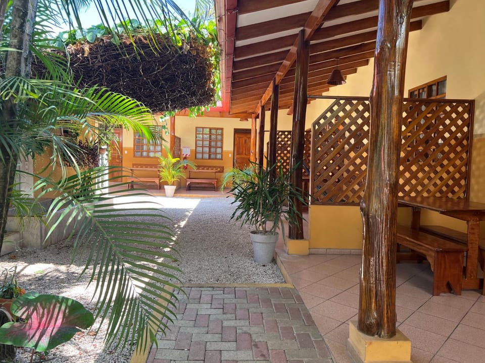 Cabinas El Colibri, Apart Hotel Hotel in Puerto Carrillo