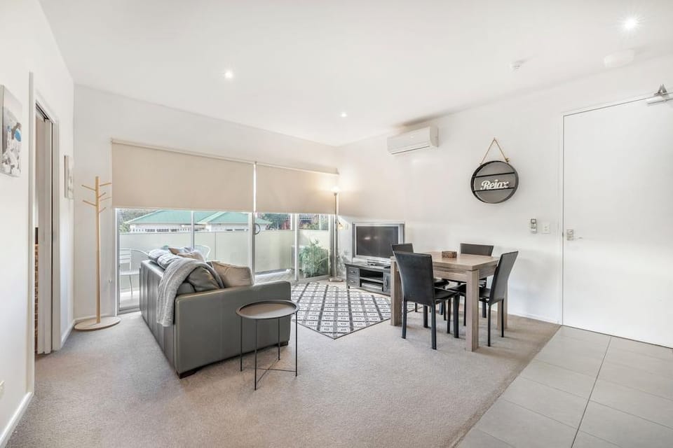 Bellerive Quay - 2 Bedroom Apartment Hotel in Bellerive