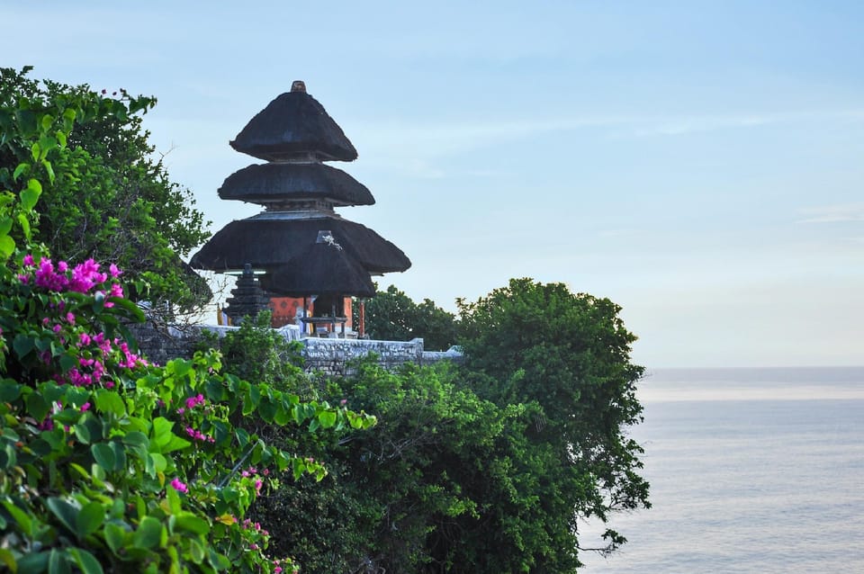 LoTide Surf Camp Uluwatu Hotel in Bali