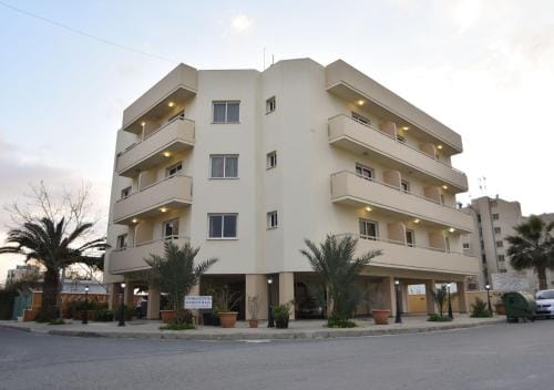 Elysso Apartments Hotel in Larnaca