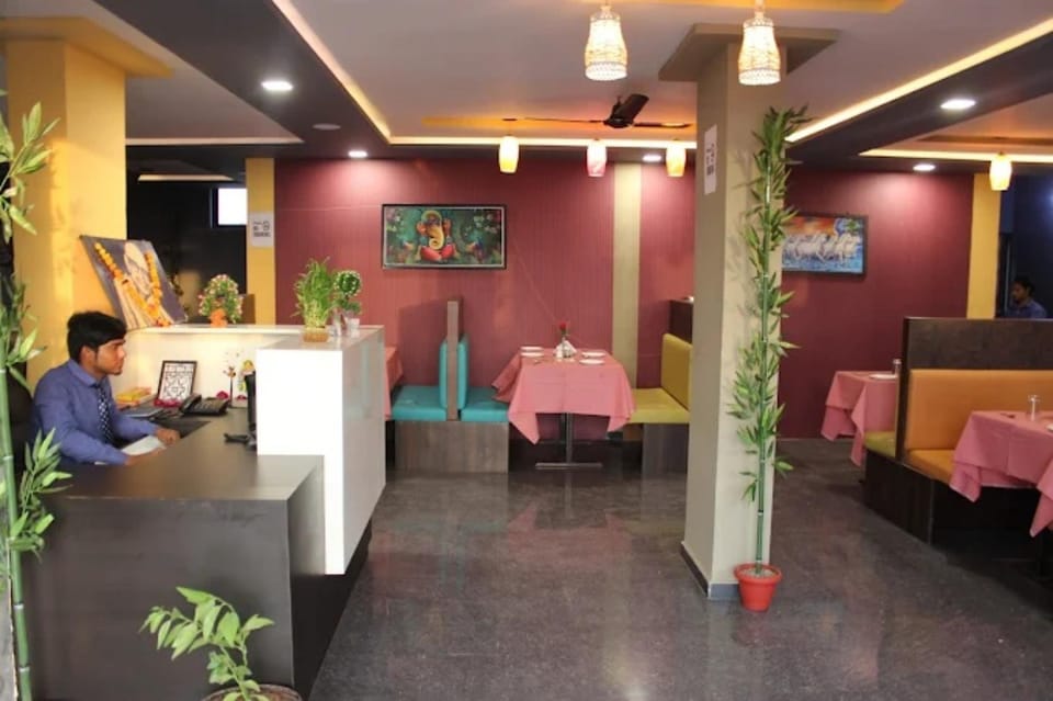 Hotel Red Rose Inn Rajkot Gujarat Hotel in Gujarat