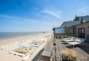 Beach Hotel Helios by CW Hotel Collection Hotel in Flanders